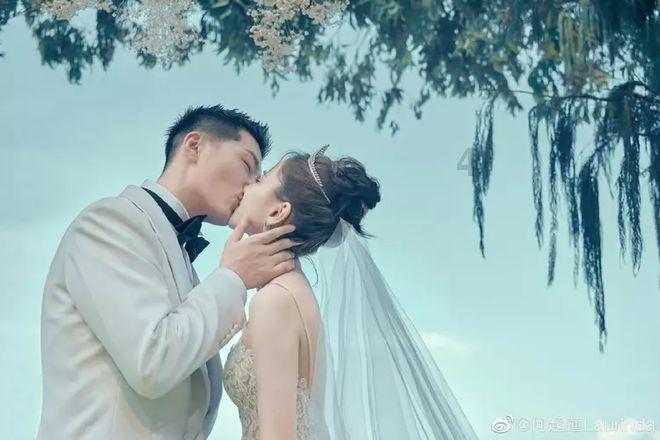 哪位帮忙看一下，上边这个落款是什么？游戏画面