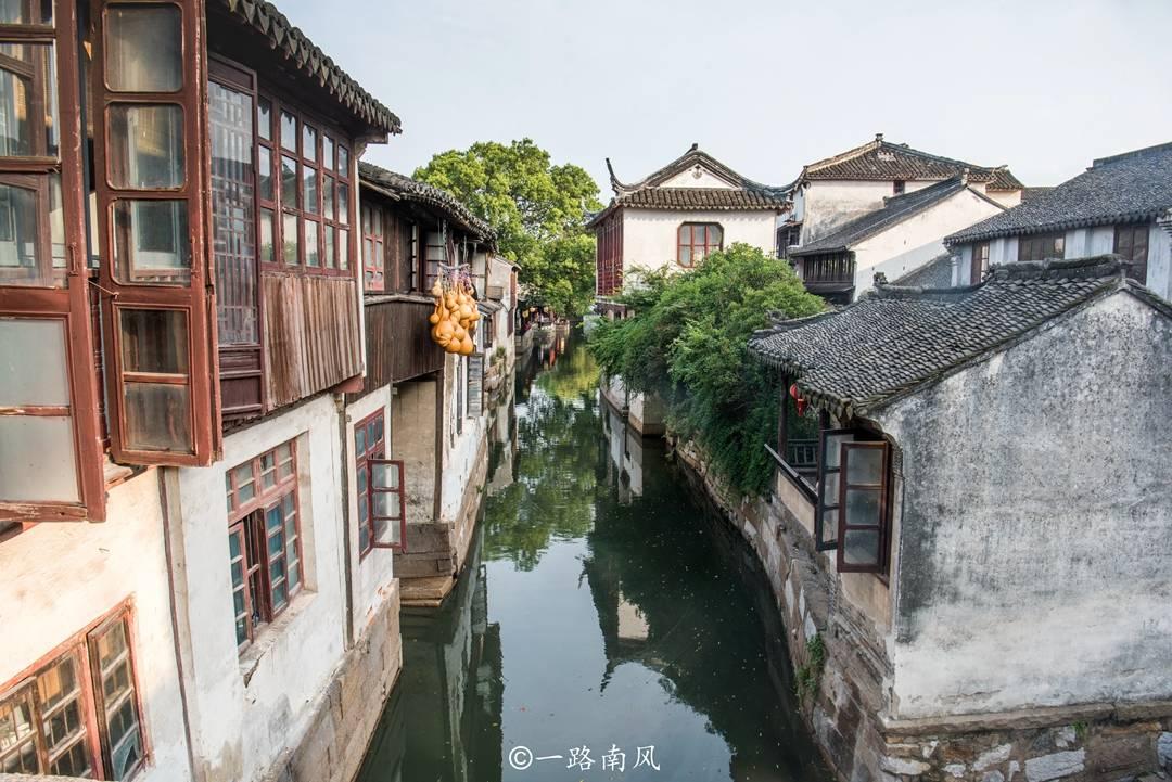 孩子总跟自己吵架，我应该怎么教育他？