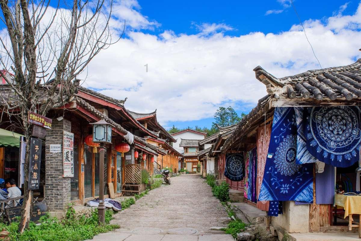 我因为工作原因，六个月才能看孩子一回，孩子叛逆期我该如何管理？